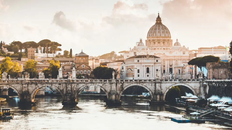 Veduta della Basilica di San Pietro e di Ponte Sant'Angelo
