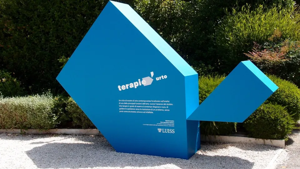 Allestimento mostra - Terapie d'urto: Volumi
